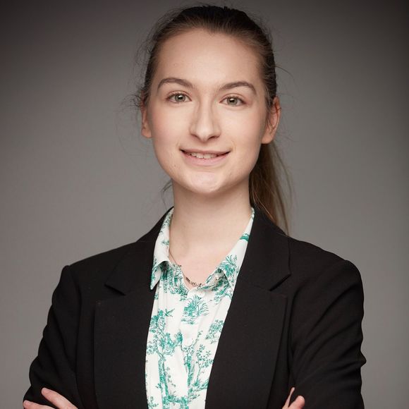 Meet your Posher, Kelly - Picture 1 of 1